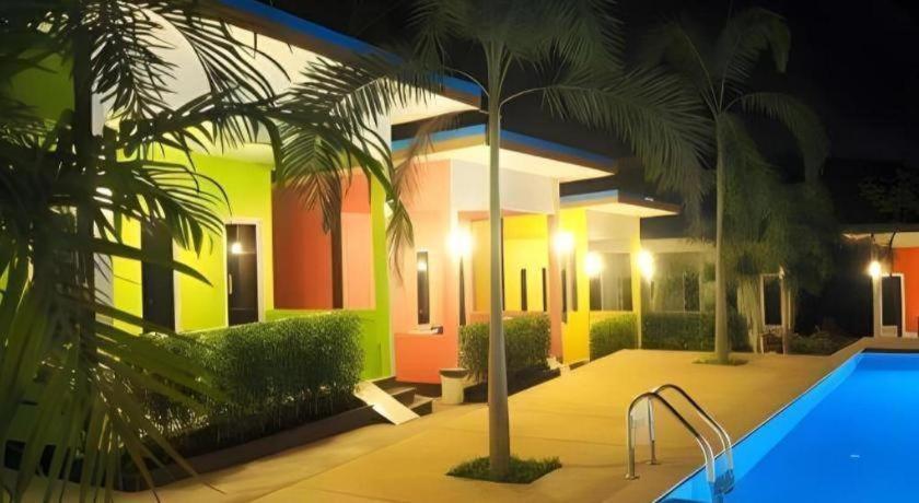 At Night Airport Resort Nai Yang Beach Exterior foto