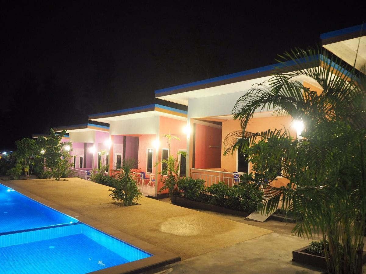 At Night Airport Resort Nai Yang Beach Exterior foto